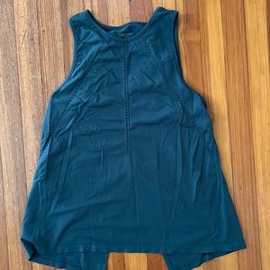 Athleta workout top size M